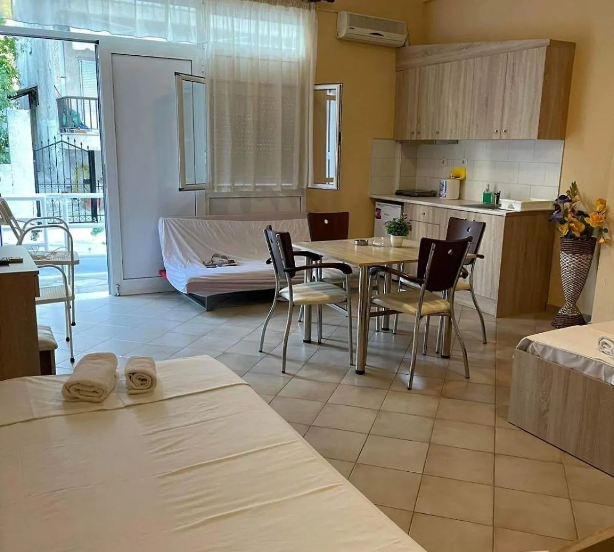 Golden Rooms Nea Kallikrateia 0*,  Grecia